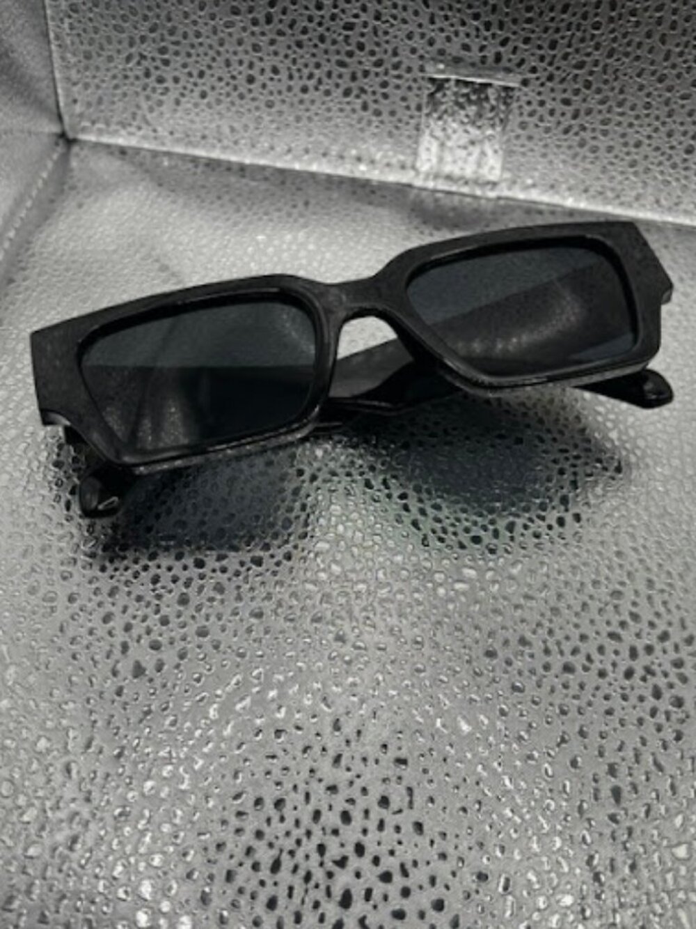 Black and Gold Sunglasses Off-White Sunglasses - Picture 5 of 5